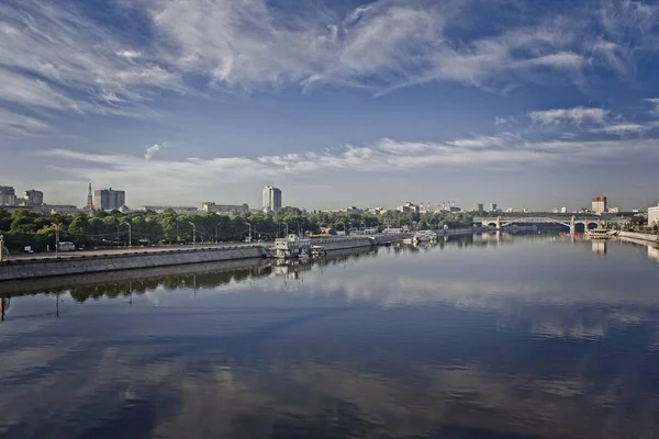 Embankments de la ciudad de Moscú . — Foto de Stock