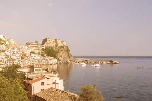 Small Calabrian town Scilla near strait — Stock Photo, Image