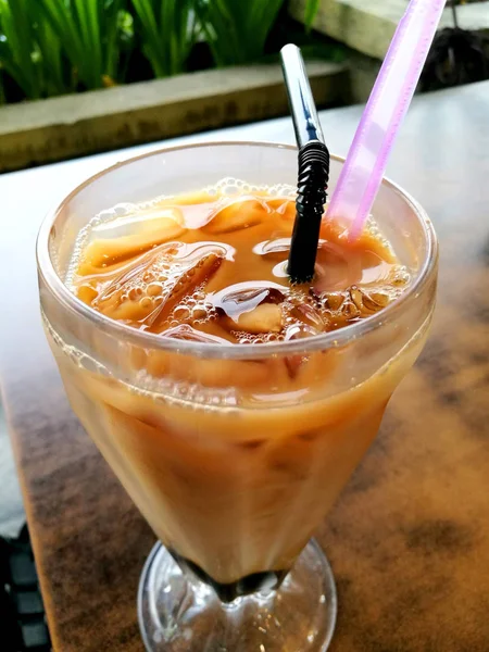 Un vaso de té helado —  Fotos de Stock