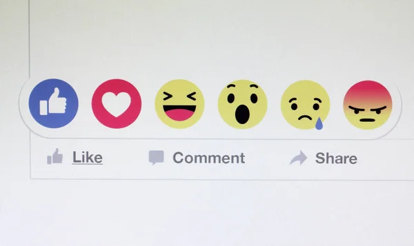 Facebook rolls out five new reactions buttons — Stock Photo, Image