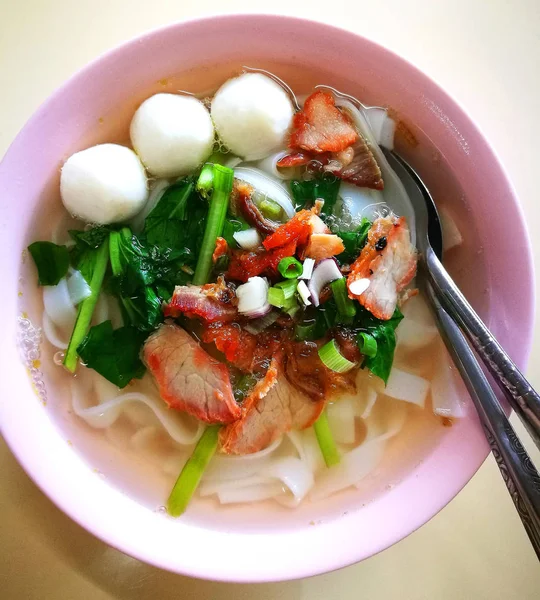 Een kom kueh tiao soep — Stockfoto