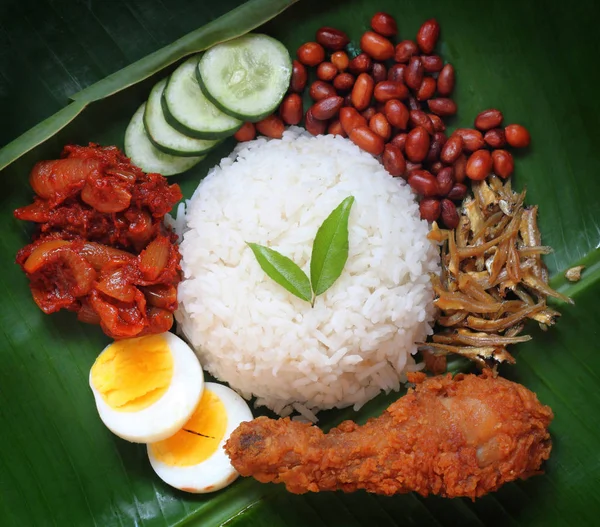 Aziatisch eten nasi lemak — Stockfoto