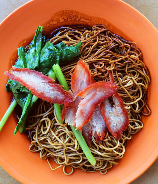 Delicious wonton noodle