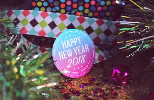 Šťastný nový rok 2018 s barevné dekorace. — Stock fotografie