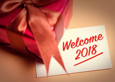 Hediye ile hoş geldiniz yıl 2018. 
