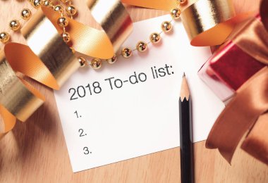 2018 altın süslemeli listelemek için.