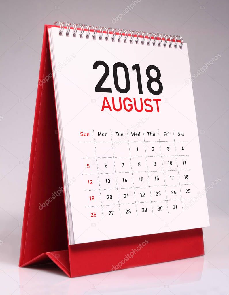 Simple desk calendar 2018 - August