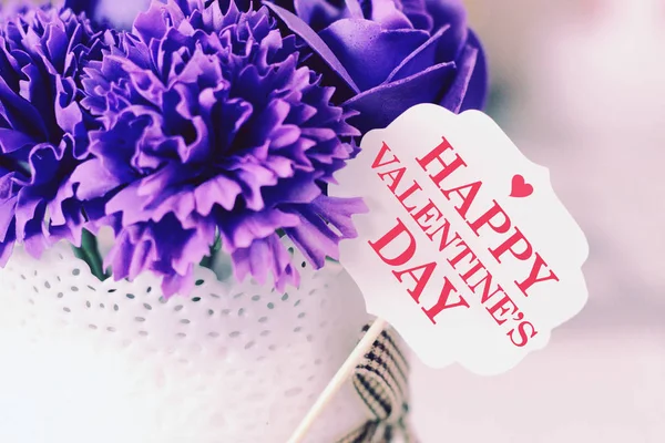 Tarjeta de San Valentín y decoración . — Foto de Stock