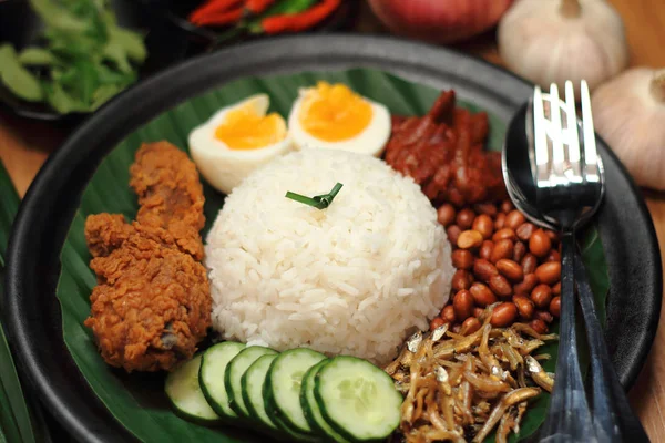 Ázsiai élelmiszer nasi lemak — Stock Fotó