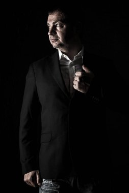 serius ve güçlü Adam