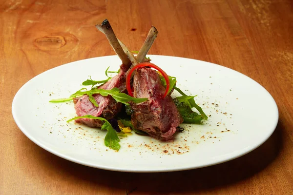 Costillas Cordero Almuerzo Rústico Cordero Con Verduras Carne Parrilla Menú — Foto de Stock