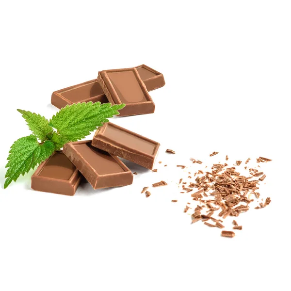 Kırık Sütlü Çikolata Beyaz Arka Planda Izole Edilmiş Nane Şekeri — Stok fotoğraf