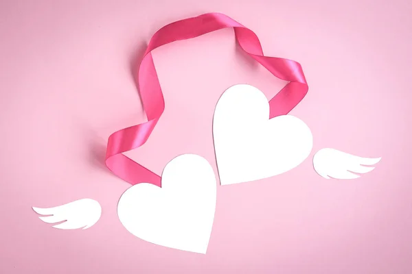 Corazón Dos Tarjetas San Valentín Papel Blanco Con Cintas Rosas — Foto de Stock