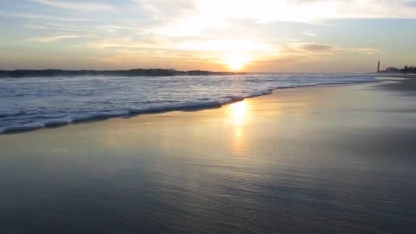 Pôr Sol Junto Mar Ondas — Vídeo de Stock