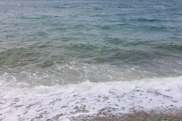 海の波と海の泡 — ストック写真