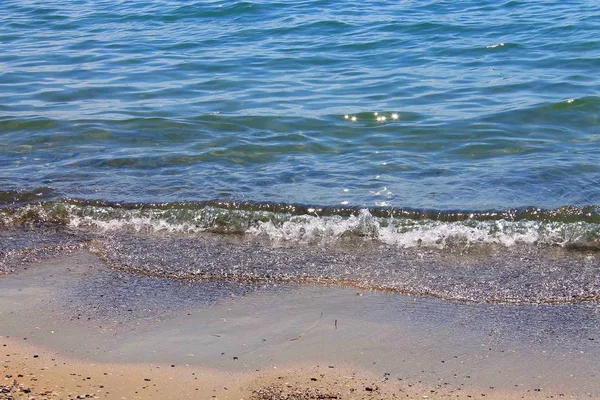 海の波と海の泡 — ストック写真