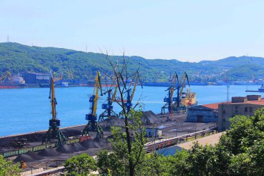 küçük kargo liman