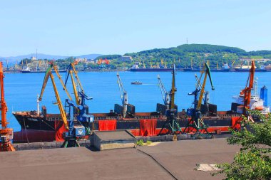 küçük kargo liman