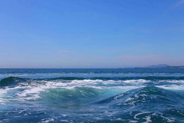 Dalga deniz ve deniz köpüğü