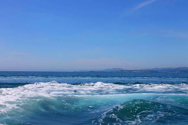 Dalga deniz ve deniz köpüğü