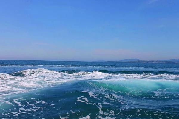 Dalga deniz ve deniz köpüğü