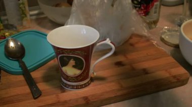 Fincana dökülen Türk kahvesi