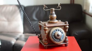  eski telefon üzerinde yakından görmek