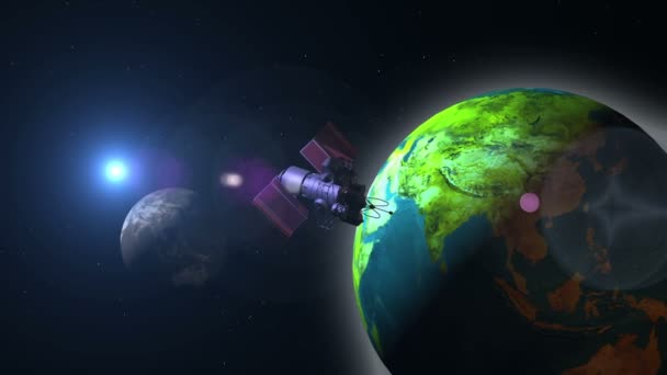 Telekommunikationssatellit mit Sonnenkollektoren fliegt über die Erde — Stockvideo