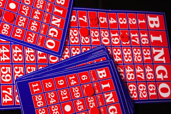 Tarjeta de bingo sobre fondo negro —  Fotos de Stock
