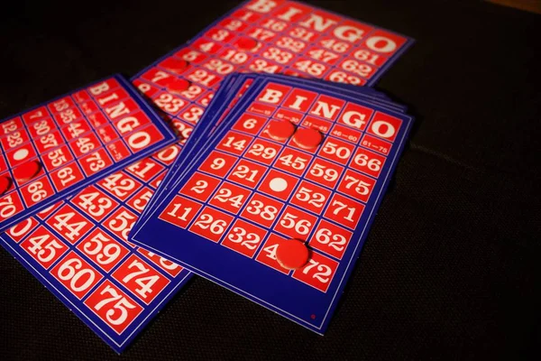 Tarjeta de bingo sobre fondo negro —  Fotos de Stock