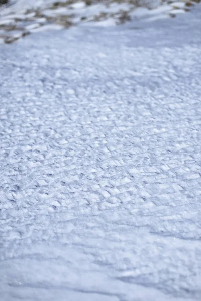 Cumuli Neve Nella Neve Mattutina Presto Dopo Una Nevicata — Foto Stock