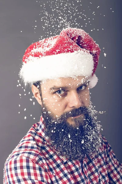 Bell Uomo Con Barba Lunga Che Indossa Berretto Babbo Natale — Foto Stock