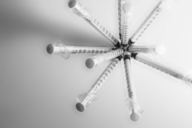 Gri, siyah ve beyaz şırınga Üstten Görünüm