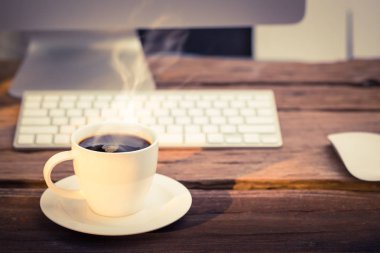 Kahve iş tablosu ile