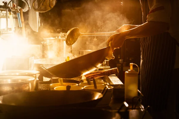 Cocinar con el chef — Foto de Stock
