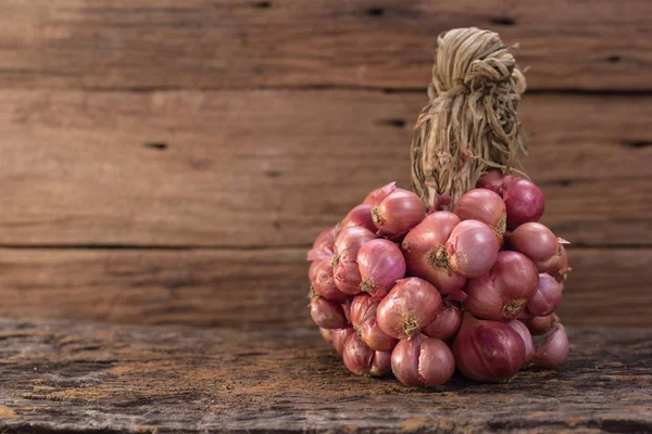 Natürmort soğancık soğan ile — Stok fotoğraf