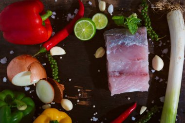 Sağlıklı madde ile sağlıklı çiğ balık