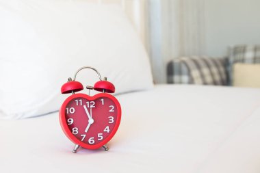 çalar saat yatak