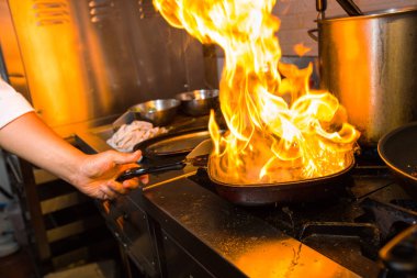 Şef alev ile pişirme