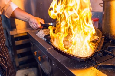 Şef alev ile pişirme