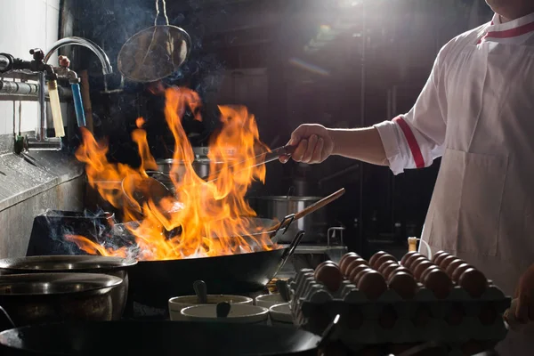 Fire hard cooking — Stock Photo, Image