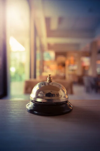 Restaurant service bell