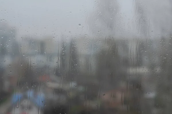 Des Gouttes Eau Sur Une Vitre Fenêtre Contre Paysage Urbain — Photo