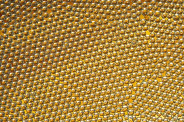 Arkaplan olarak küçük cam toplar yakın plan