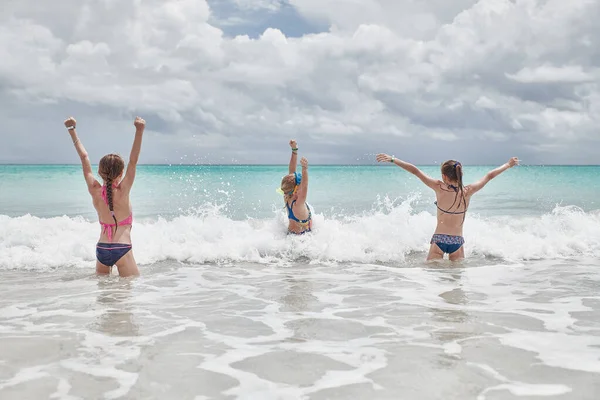 Діти Весело Грають Пляжі Стокове Фото