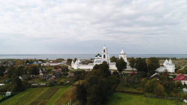 Pereslavl-Zalessky'deki Nikitsky Manastırı'nın havadan görünümü, Yaroslavl oblastı, Rusya