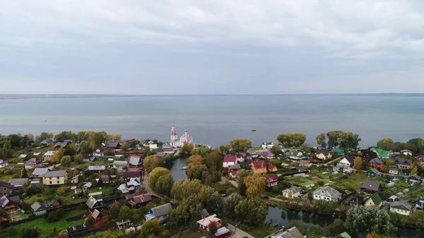 Pereslavl Zalevsky 'deki Kırk Sebaste Şehitleri Kilisesi, hava manzaralı, Rusya' nın Altın Yüzüğü.
