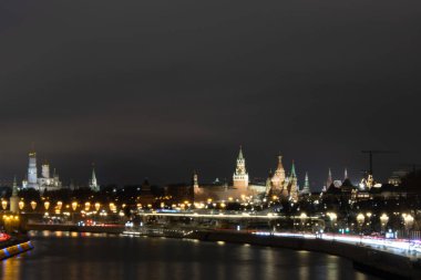 Moskova nehri, Kremlin ve Zaryadye 'nin gece manzarası, Moskova, Rusya