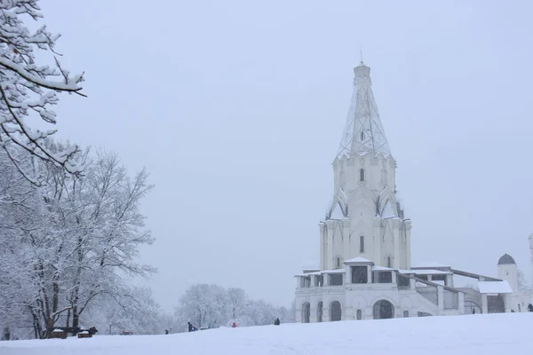 Igreja Ascensão Kolomenskoye Propriedade Durante Uma Queda Neve Rússia Moscou — Fotografia de Stock