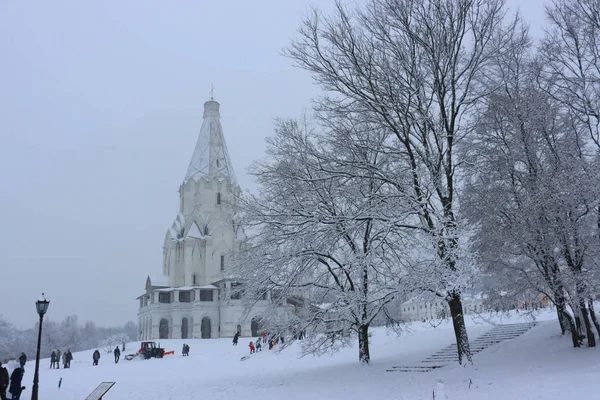 Iglesia Ascensión Kolomenskoye Finca Durante Una Nevada Rusia Moscú —  Fotos de Stock